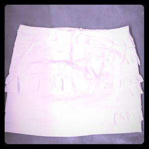 ARYN K WHITE RUFFLE MINI! SKIRT L 💕
